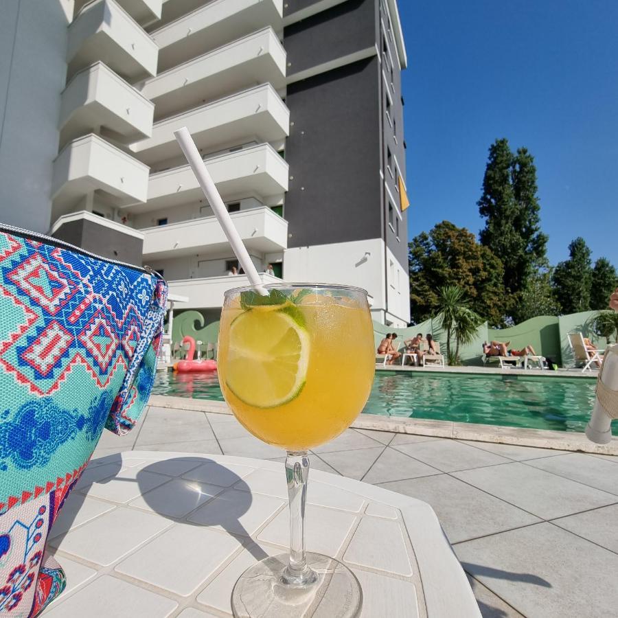 Nero D'Avorio Apartments Rimini Exterior photo
